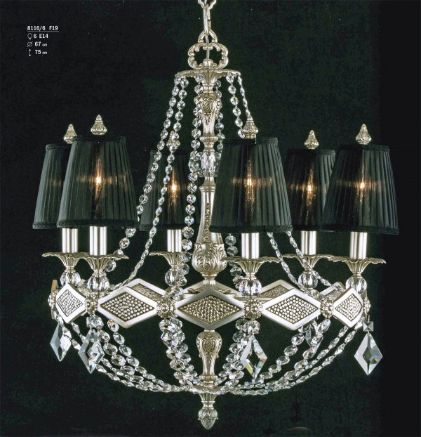 lámpara clásica de bronce con pantallas de seda en color negro. Vestida con cristal Asfour